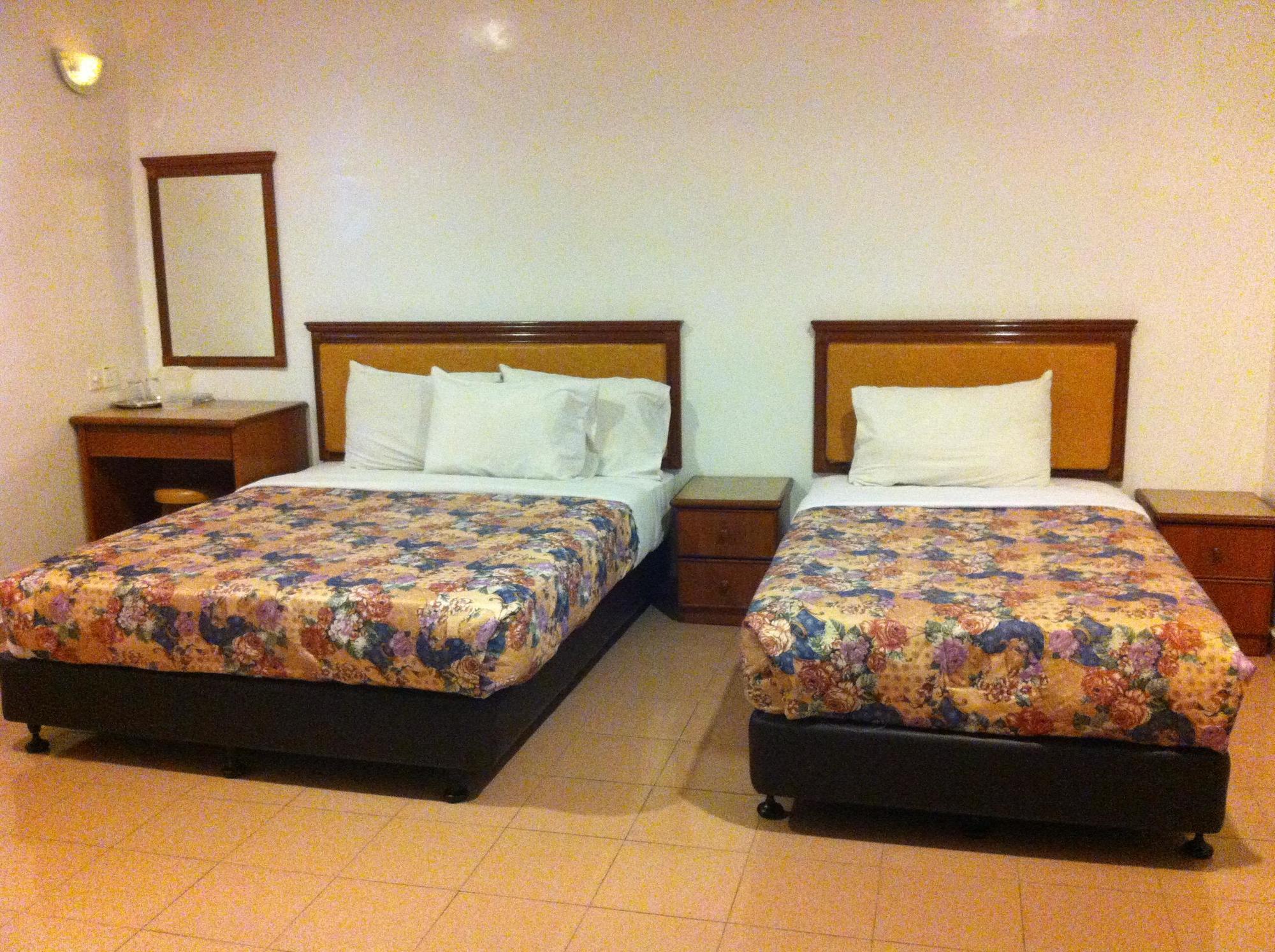 Hotel Home 88 Teluk Intan Kültér fotó