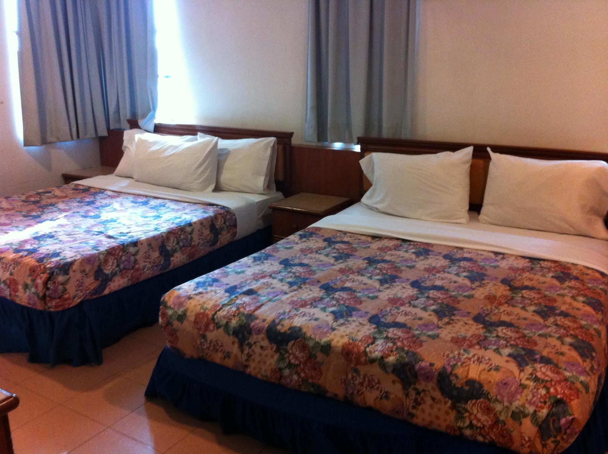 Hotel Home 88 Teluk Intan Kültér fotó