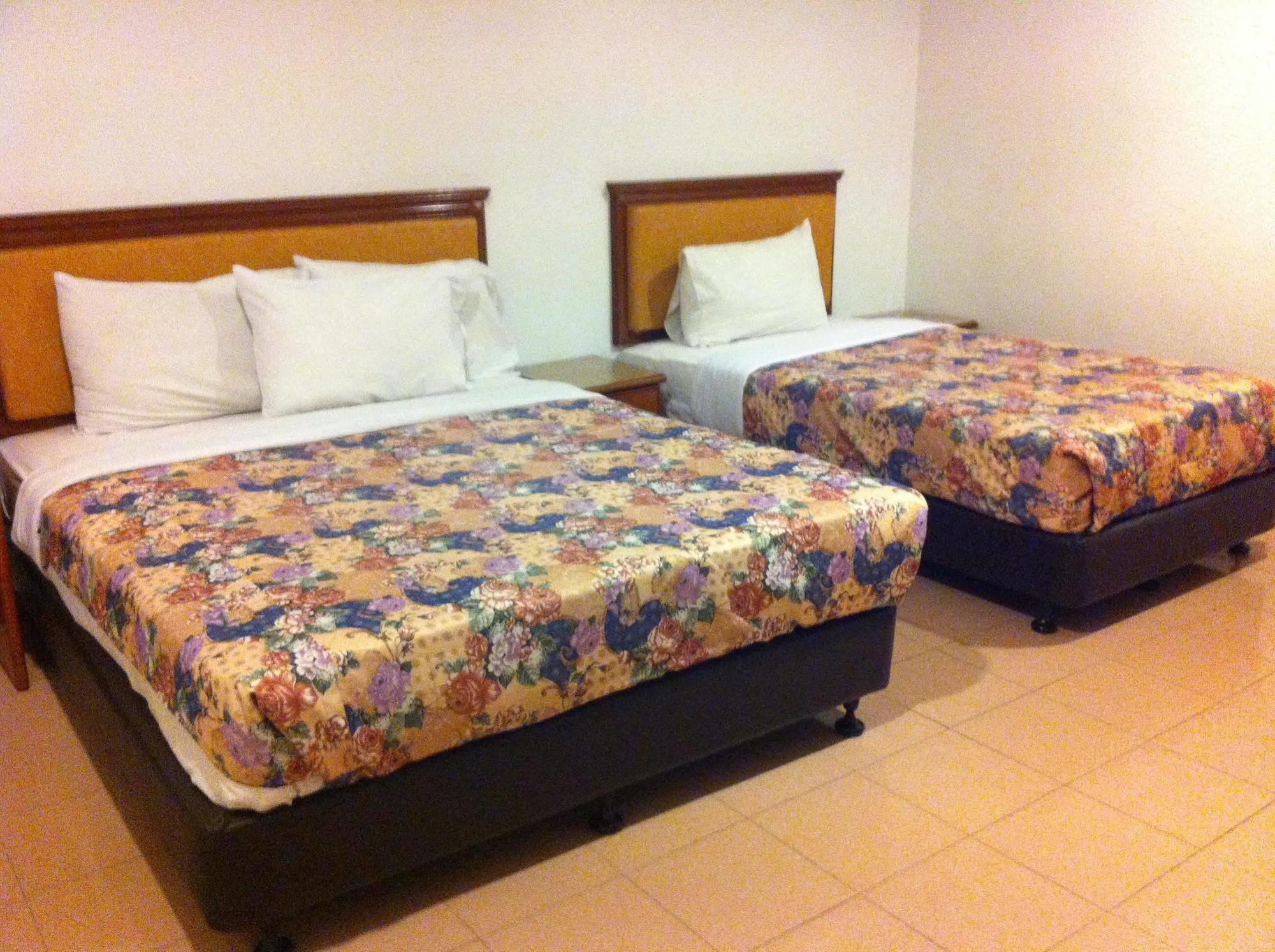 Hotel Home 88 Teluk Intan Kültér fotó