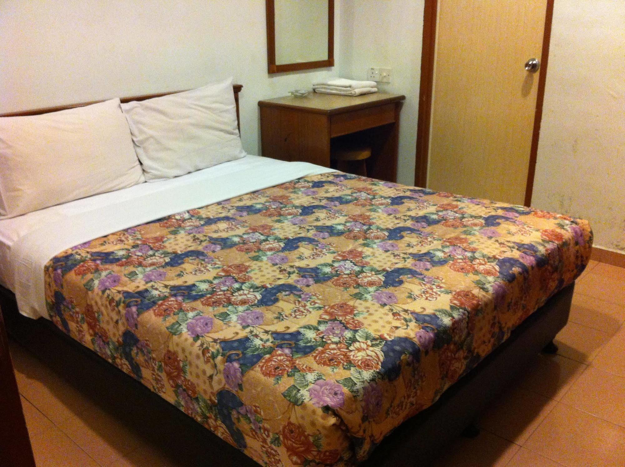 Hotel Home 88 Teluk Intan Kültér fotó
